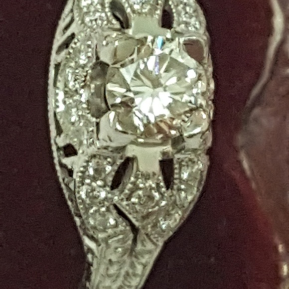 GIA $7057 Estate .75ct Diamond Platinum Ring - Picture 3 of 8